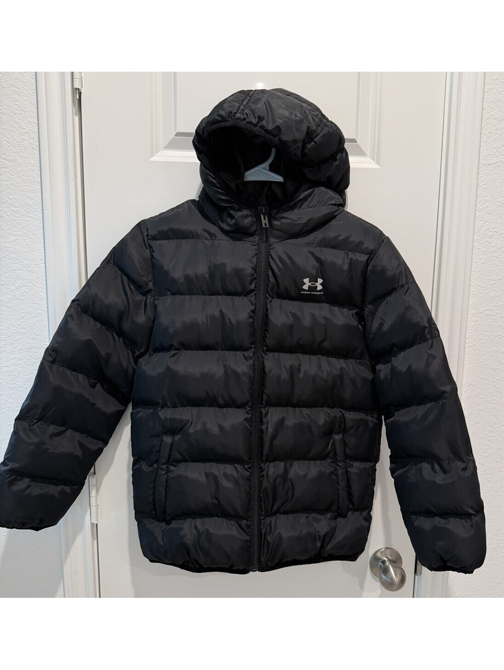 Under Armour Boys Youth Medium YMD Black Hooded Puffer Jacket Winter Coat
